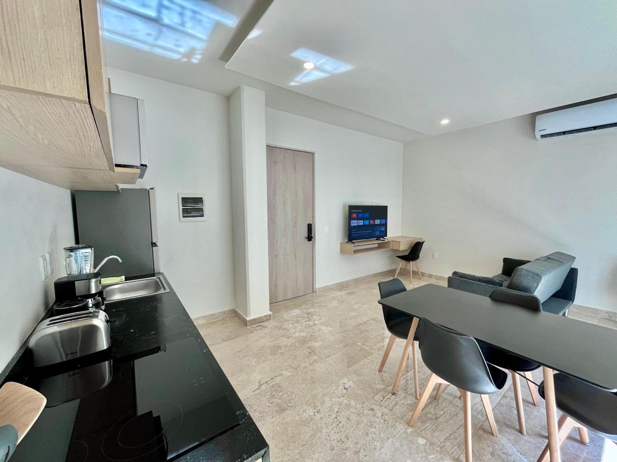 Spacious Ground Floor *